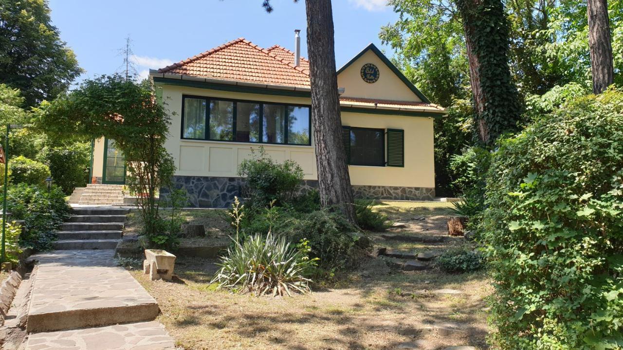 Edit Villa Matrafured Exterior photo